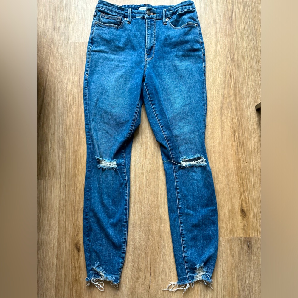 Good American Good Legs Ripped Crop